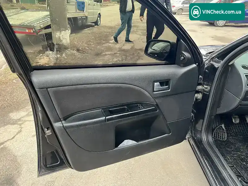 Ford Mondeo 2003, фото з оголошення 2 з 20, VIN WF04XXGBB43M39651