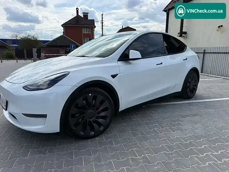 Tesla Model Y 2024, фото з оголошення 2 з 20, VIN 7SAYGDEFXRA263808