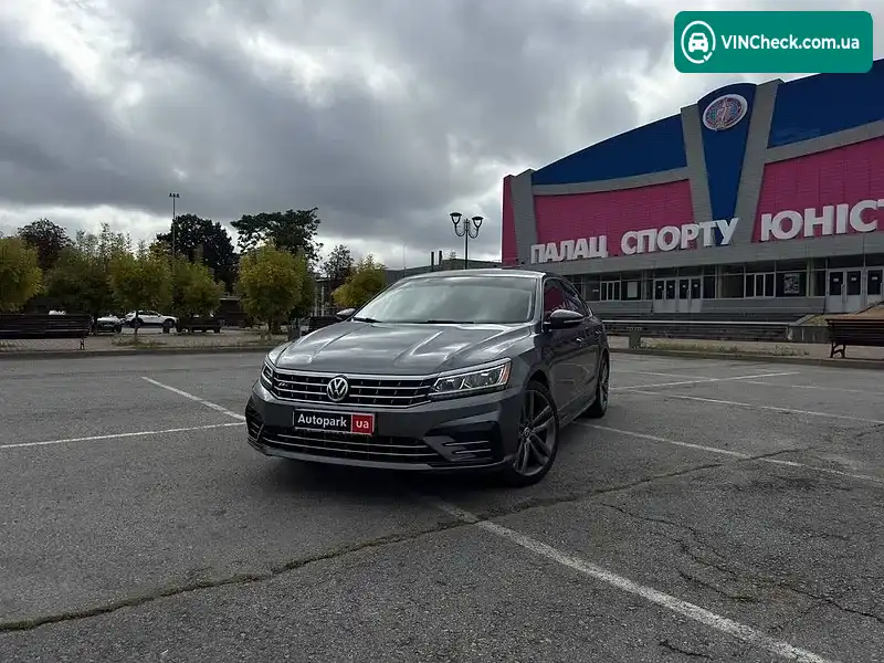Volkswagen Passat 2017, фото з оголошення 1 з 20, VIN 1VWDT7A39HC022984