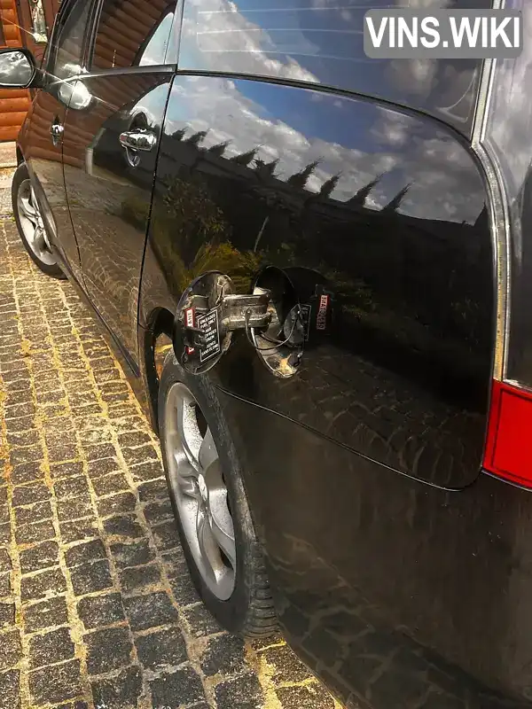 Mitsubishi Grandis 2007, фото з оголошення 2 з 18, VIN JMBLRNA4W7Z001192