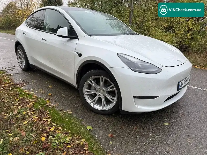 Tesla Model Y 2023, фото з оголошення 1 з 10, VIN 7SAYGDEEXPF770800