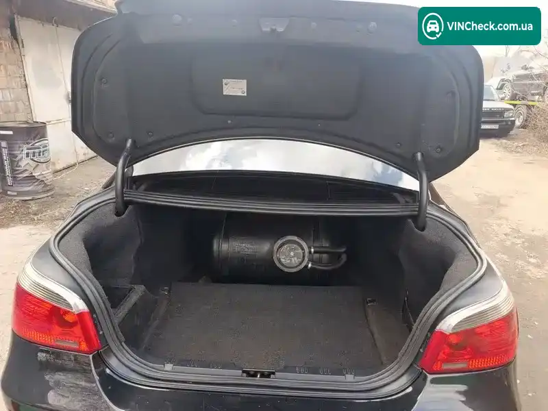 BMW 5 Series 2004, фото з оголошення 1 з 19, VIN WBANA71060B608407