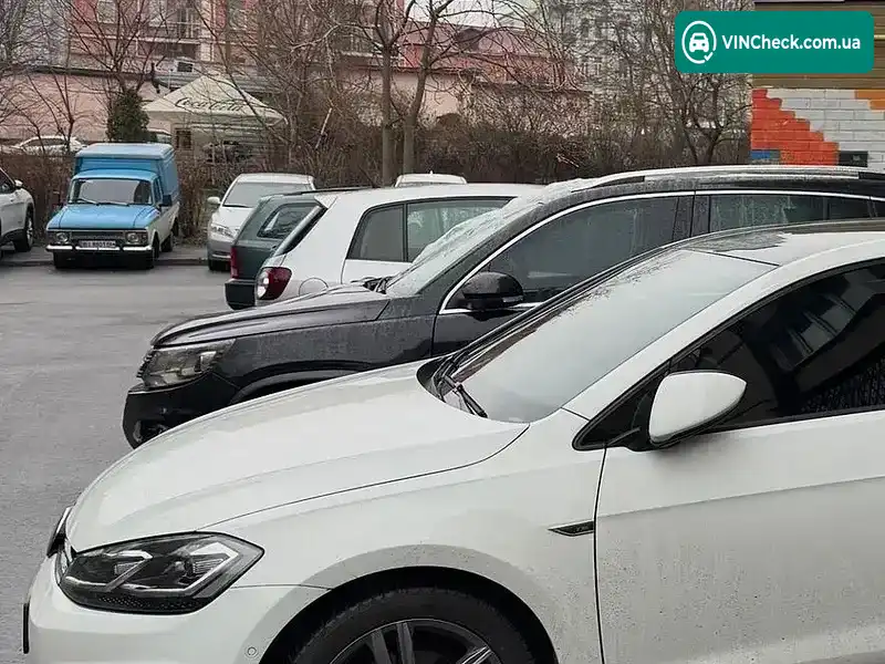 Volkswagen Golf 2017, фото з оголошення 2 з 12, VIN 3VW217AU2HM045902