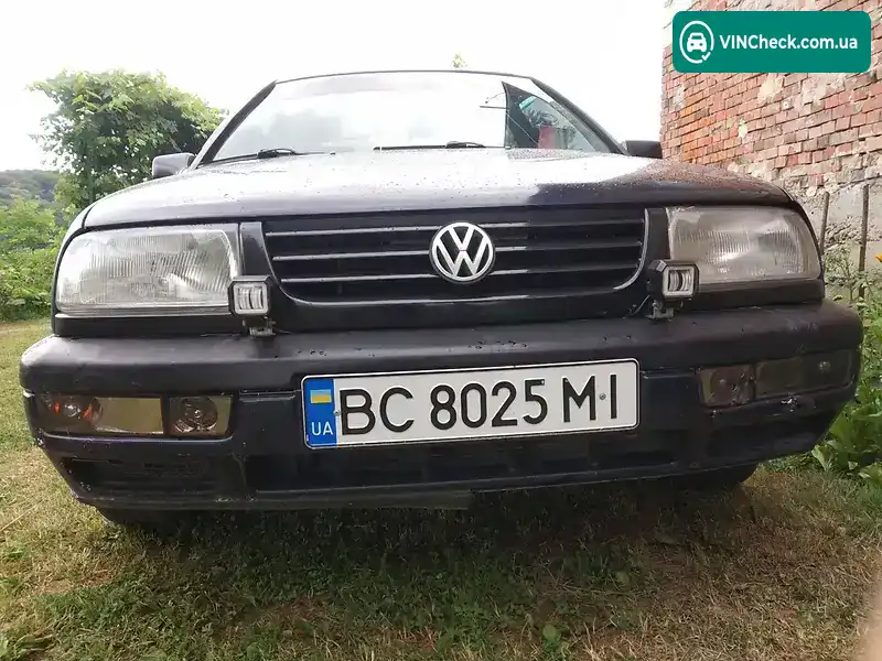 Volkswagen Vento 1994, фото з оголошення 2 з 11, VIN WVWZZZ1HZRW573690