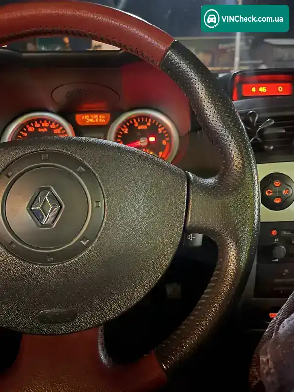 Renault Megane 2004, фото з оголошення 2 з 9, VIN FV1EM0U0632040081