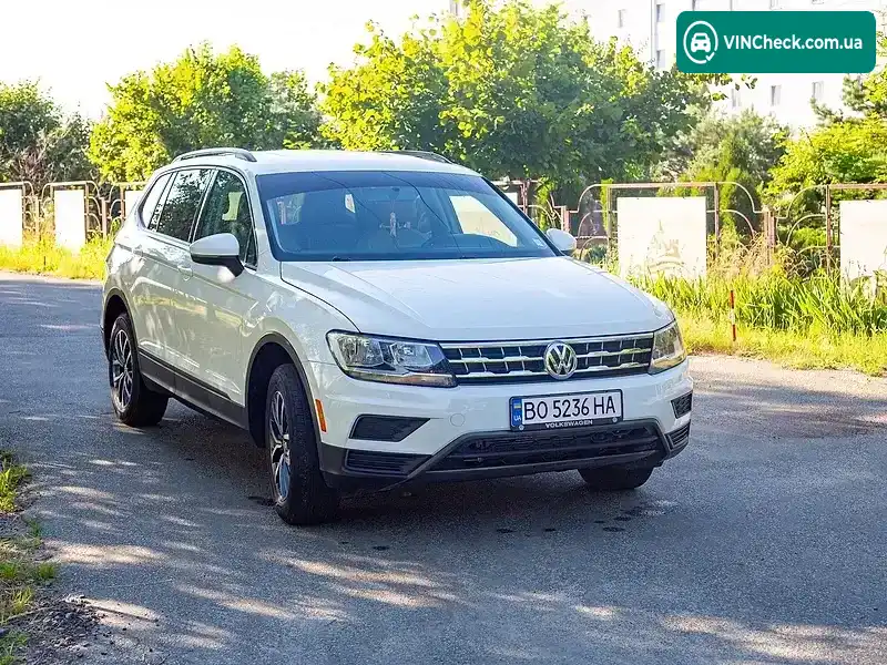 Volkswagen Tiguan 2020, фото з оголошення 2 з 21, VIN 3VV0B7AX8MM019835