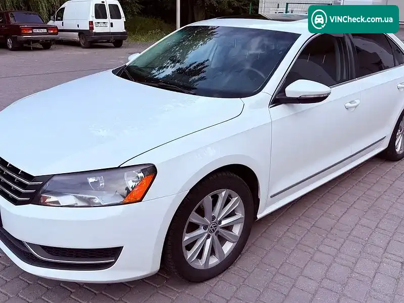 Volkswagen Passat 2012, фото з оголошення 1 з 19, VIN 1VWCH7A30CC043924