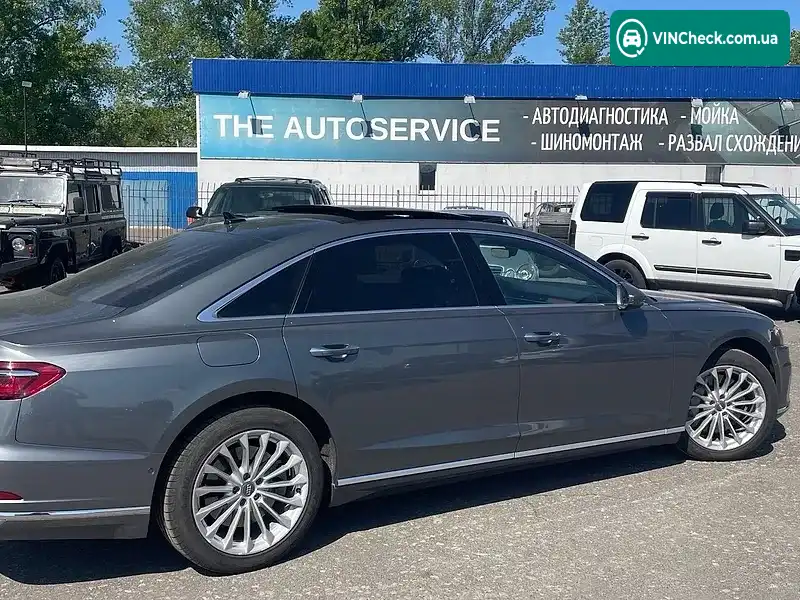 Audi A8 2018, фото з оголошення 2 з 20, VIN WAU8DAF83KN010633