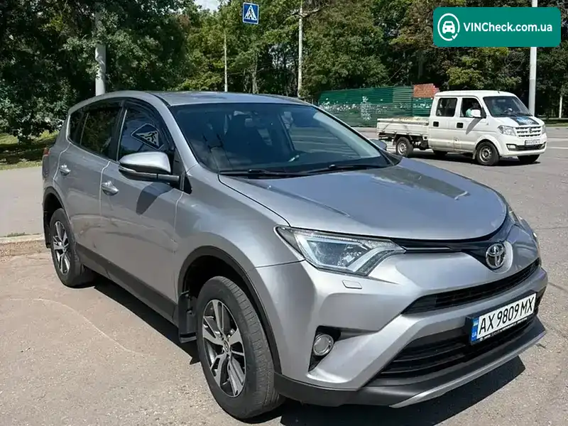 Toyota RAV4 2017, фото з оголошення 1 з 17, VIN JTMRDREV10J030736