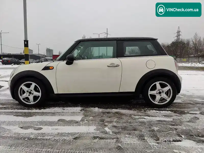 MINI Hatch 2007, фото з оголошення 1 з 20, VIN WMWMF31050TT76379