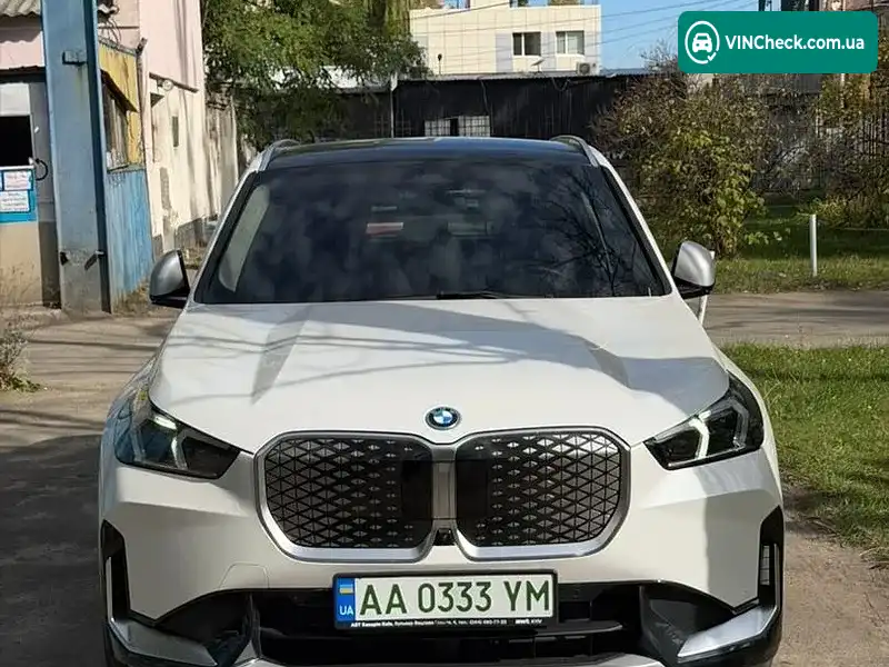 BMW iX1 2024, фото з оголошення 2 з 11, VIN LBV51FX0XRM734983