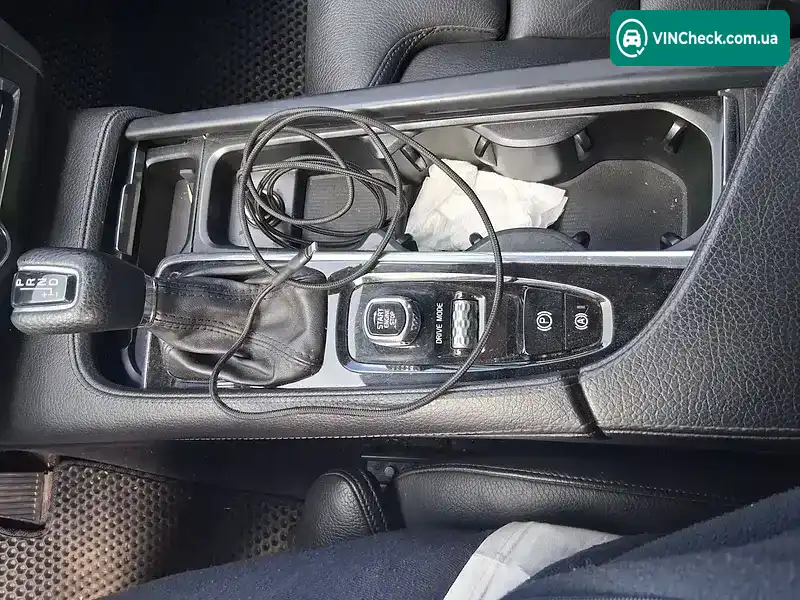 Volvo V90 2018, фото з оголошення 1 з 11, VIN YV1PW72TDK1096221