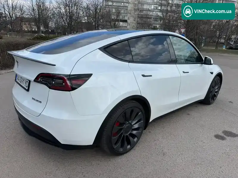 Tesla Model Y 2023, фото з оголошення 2 з 21, VIN 7SAYGDEF2PF763753