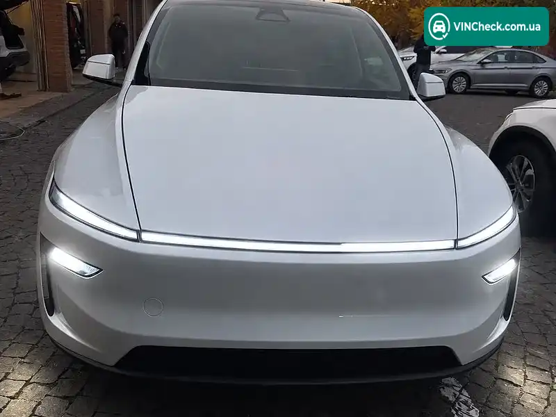 Tesla Model Y 2026, фото з оголошення 1 з 12, VIN 7SAYGDED9TF548850