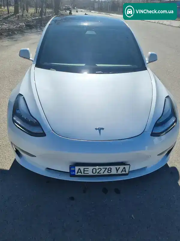 Tesla Model 3 2019, фото з оголошення 2 з 21, VIN 5YJ3E1EB5KF487201