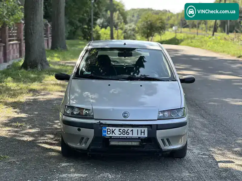 Fiat Punto 2002, фото з оголошення 1 з 10, VIN ZFA18800002340945