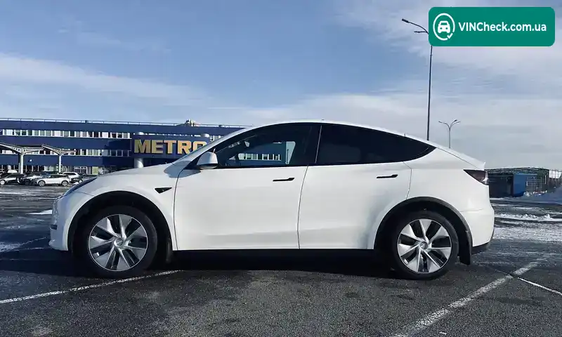 Tesla Model Y 2021, фото з оголошення 2 з 20, VIN 7SAYGDEESNF339388