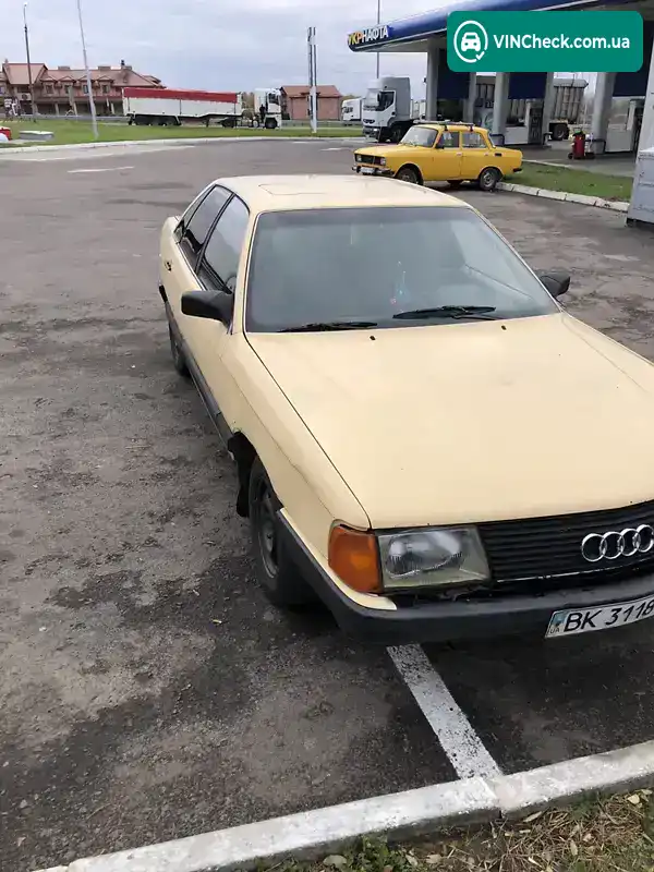 Audi 100 1984, фото з оголошення 2 з 10, VIN WAUZZZ44ZEN080487