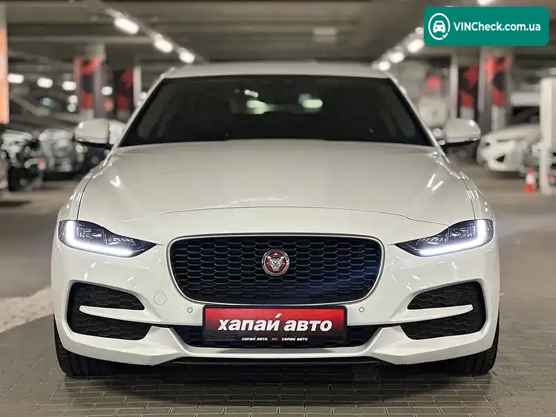 Jaguar XE 2020, фото з оголошення 2 з 19, VIN SAJAB4BN9LCP66201