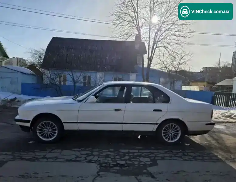 BMW 5 Series 1989, фото з оголошення 2 з 10, VIN WBAHB11030BB27797