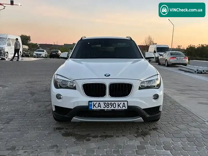 BMW X1 2013, фото з оголошення 1 з 20, VIN WBAVM1C59DVW44996