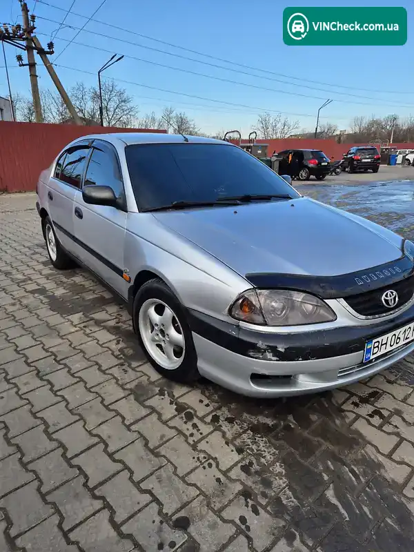 Toyota Avensis 2002, фото з оголошення 2 з 8, VIN SB153BBN00E023318