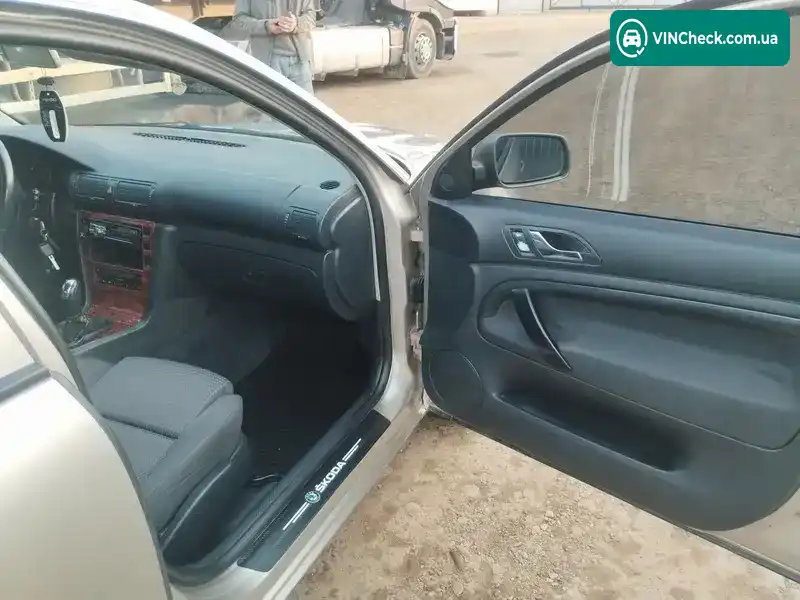 Skoda Superb 2005, фото з оголошення 2 з 21, VIN TMBDL23U26B046591