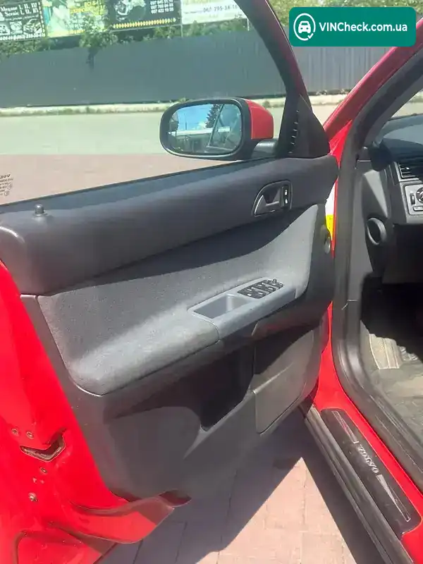 Volvo V50 2007, фото з оголошення 2 з 18, VIN YV1MW214272325300