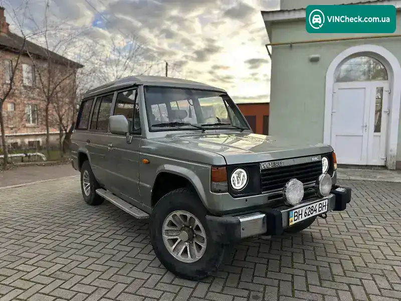 Mitsubishi Pajero 1985, фото з оголошення 2 з 10, VIN JMBL048GWFY401989