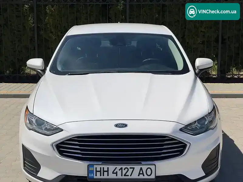 Ford Fusion 2019, фото з оголошення 2 з 20, VIN 3FA6P0LU0KR201894