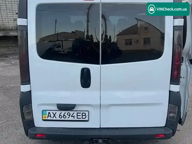 Renault Trafic 2005, фото з оголошення 2 з 17, VIN VF1FLACA65Y090146