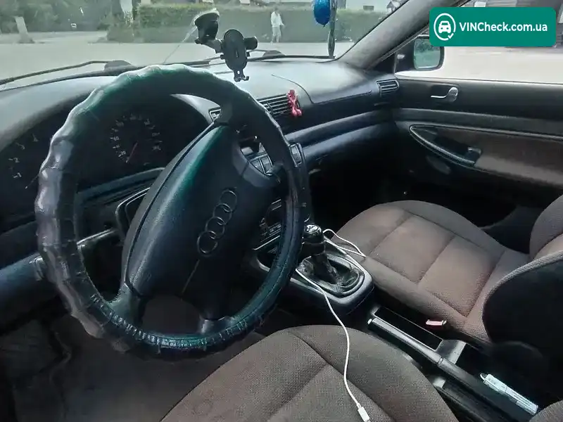 Audi A4 1995, фото з оголошення 2 з 13, VIN WAUZZZ8DZSA126064
