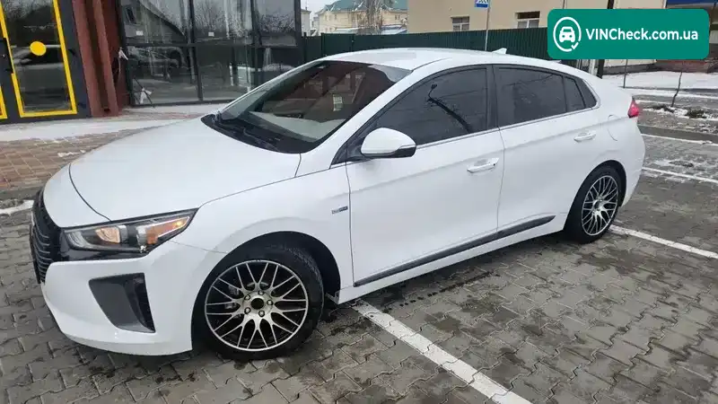 Hyundai Ioniq 2018, фото з оголошення 2 з 11, VIN KMHC75LC4KU118913
