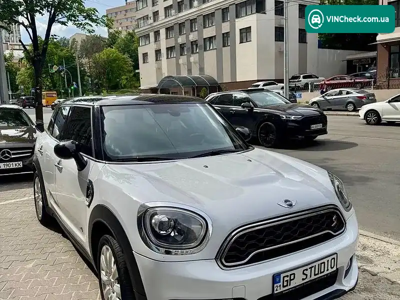 MINI Countryman 2017, фото з оголошення 1 з 10, VIN WMWYT110303D59338