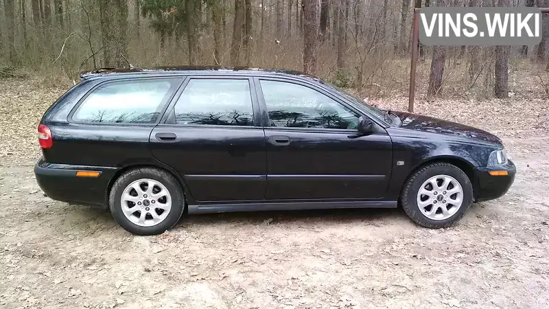 Volvo V40 2002, фото з оголошення 2 з 9, VIN YV1VW14K32F849793