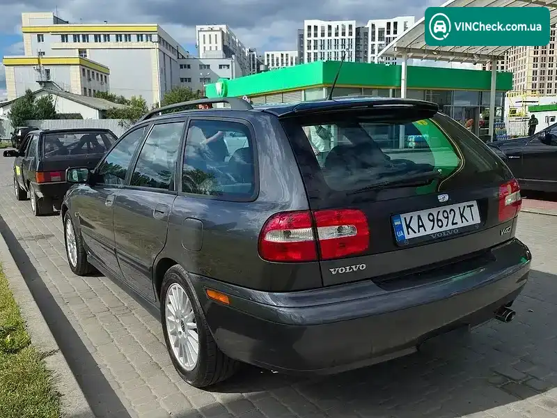 Volvo V40 2003, фото з оголошення 2 з 9, VIN YV1VW17K94F023710