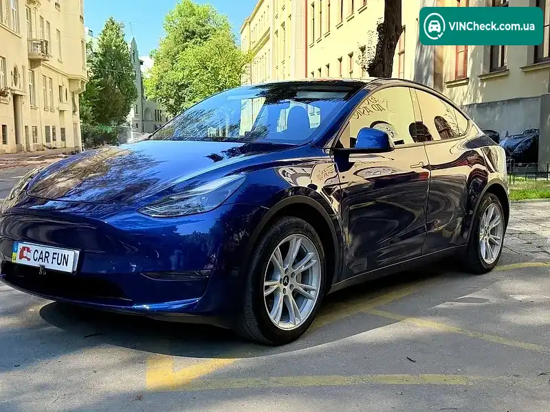 Tesla Model Y 2023, фото з оголошення 1 з 17, VIN 7SAYGDEE8PF745300