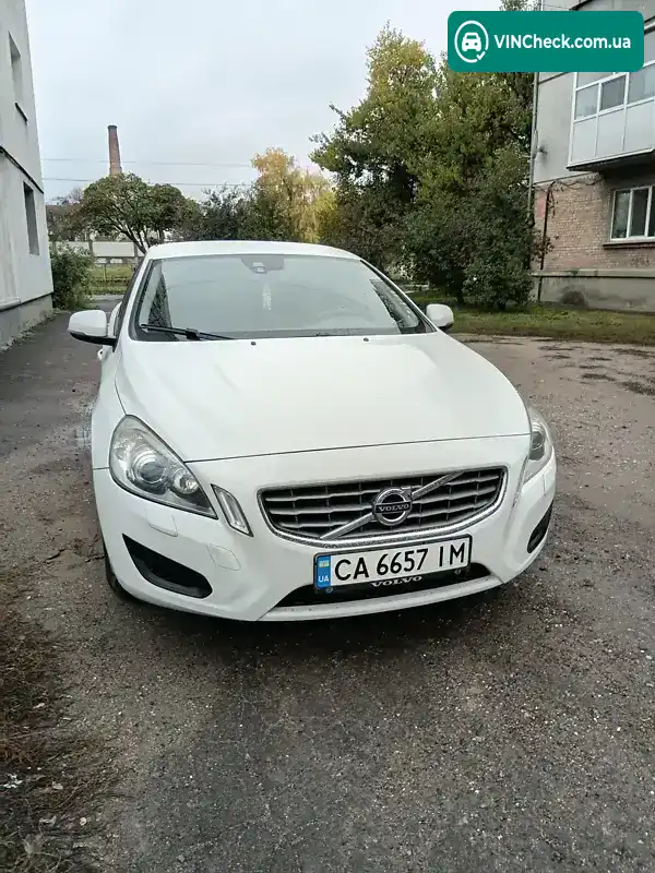 Volvo V60 2011, фото з оголошення 2 з 14, VIN YV1FW88A1C1066691