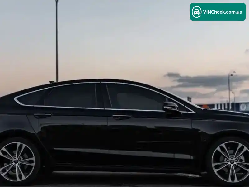 Ford Fusion 2018, фото з оголошення 2 з 20, VIN 3FA6P0D92KR118459