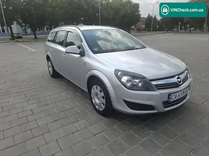 Opel Astra 2010, фото з оголошення 2 з 21, VIN W0L0AHL35A2105541
