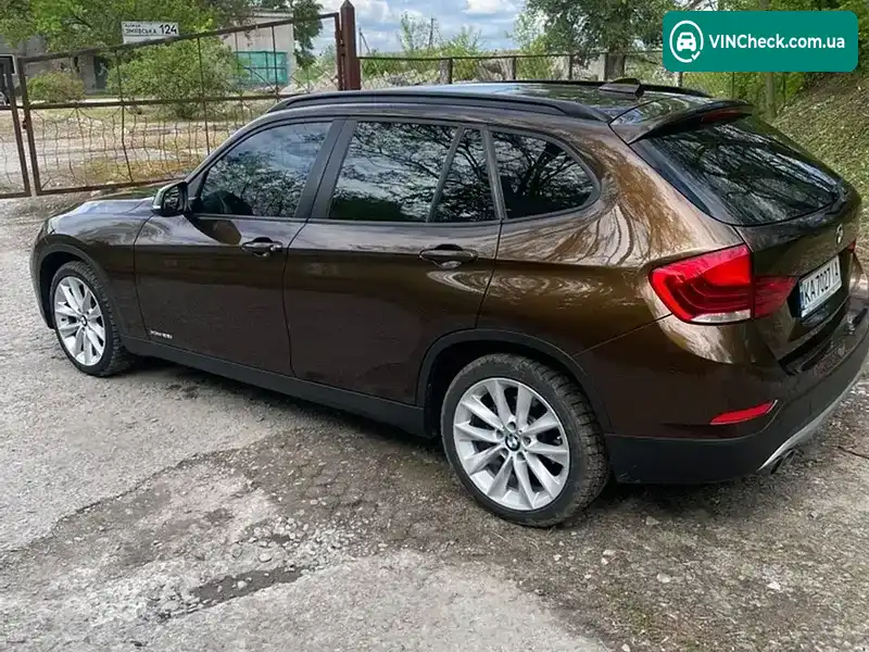 BMW X1 2015, фото з оголошення 2 з 18, VIN WBAVL1C57FVY39078