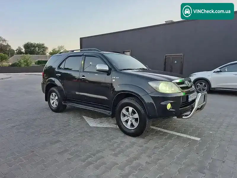 Toyota Fortuner 2005, фото з оголошення 2 з 20, VIN MR1YU59G560001283