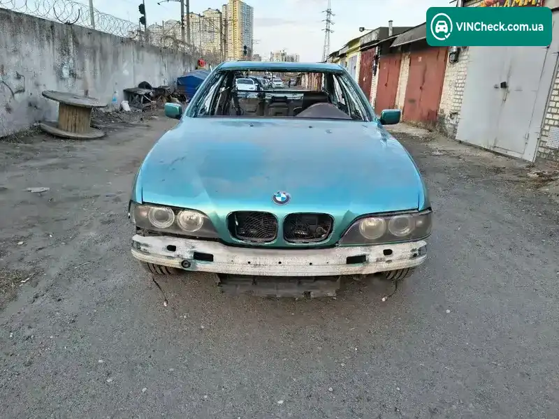 BMW 5 Series 2001, фото з оголошення 2 з 21, VIN WBADT21010GZ03278