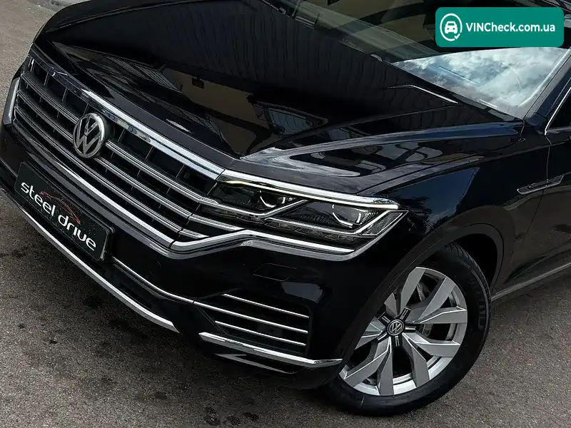 Volkswagen Touareg 2018, фото з оголошення 2 з 20, VIN WVGZZZCRZJD001881