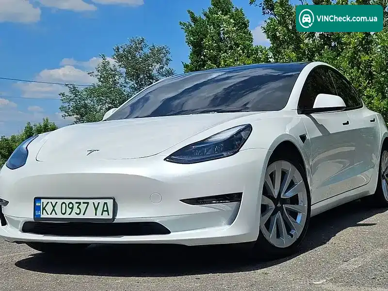 Tesla Model 3 2023, фото з оголошення 2 з 10, VIN 5YJ3E1EB8PF479536