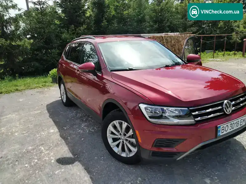 Volkswagen Tiguan 2018, фото з оголошення 1 з 20, VIN 3VV1B7AX1KM065167