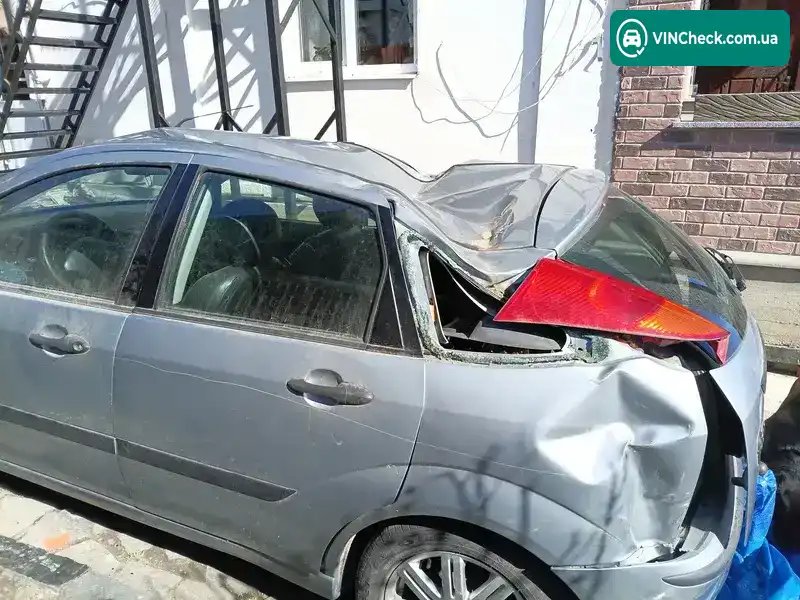 Ford Focus 2004, фото з оголошення 2 з 12, VIN WF0AXXGCDA4A67644
