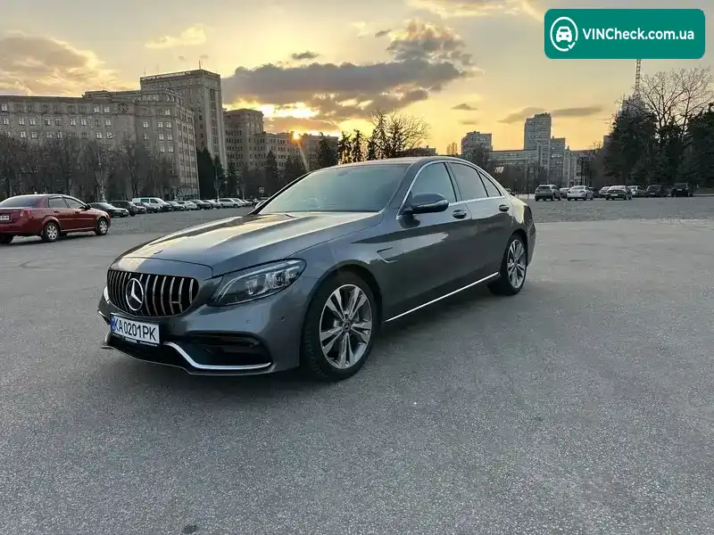 Mercedes-Benz C-Class 2018, фото з оголошення 1 з 21, VIN 55SWF4JB7JU272353
