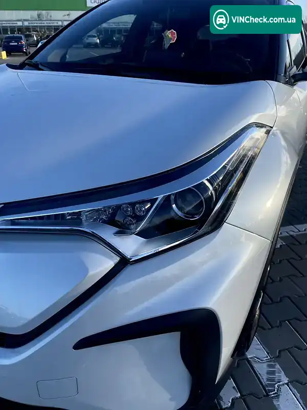 Toyota C-HR 2021, фото з оголошення 2 з 18, VIN LVGC819XEMG003622