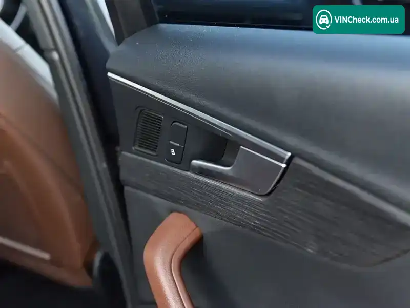 Audi A4 2017, фото з оголошення 1 з 20, VIN WAUKMAF43JA019292